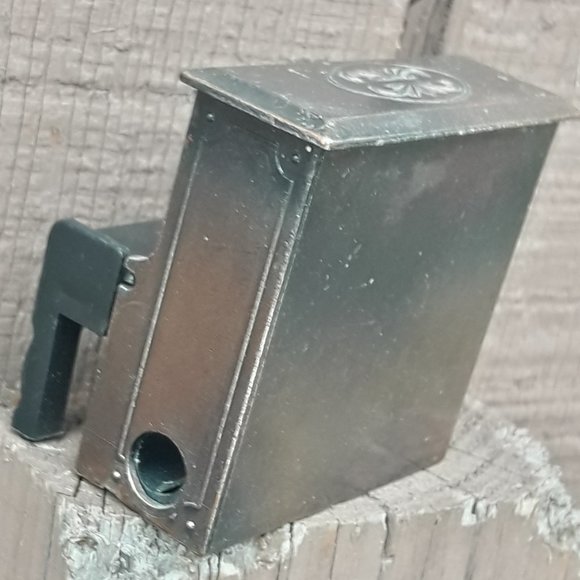 Mini Dollhouse Piano Cast Iron Pencil Sharpener Vintage Mini Musical Instrument - Picture 3 of 7